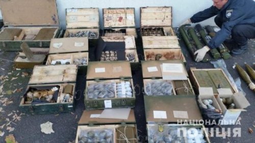 Полицейские Луганщины нашли огромное количество боеприпасов на территории детского лагеря
