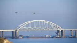 Россияне захватили украинские корабли в Азовском море - хроника конфликта и военного положения