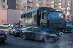 В столице военный МАЗ столкнулся с Renault 