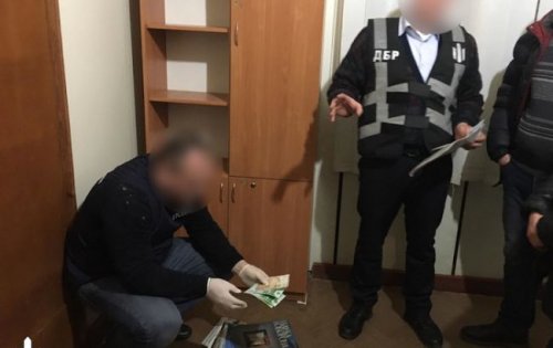 В Запорожской области задержали на взятке военного комиссара