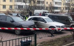 В Киеве на Оболони взорвался автомобиль