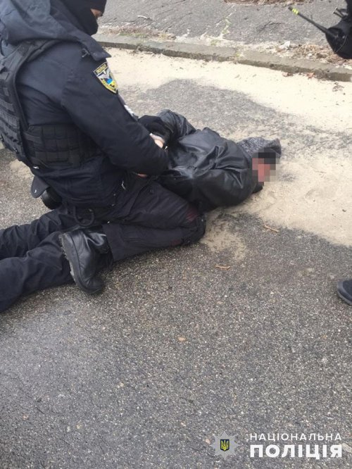 На Луганщине полицейские задержали торговца оружием и боеприпасами