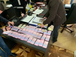 В Луганской области начальник ГУ Держпраці задержан при получении взятки