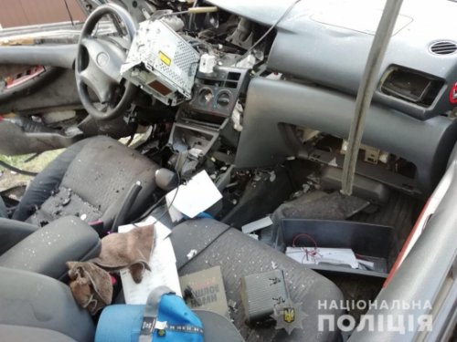 В Харькове в автомобиль бросили гранату