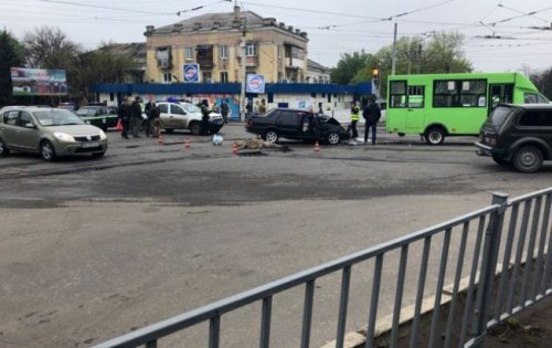 В Краматорске авто с военными протаранило маршрутку, есть погибший