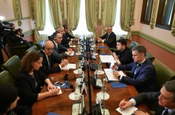Зеленский обсудил продолжение переговорного процесса по Донбассу с представителями Франции и Германии