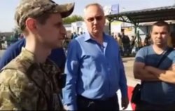 В Станице Луганской зреет огуречно-ягодный бунт - видео