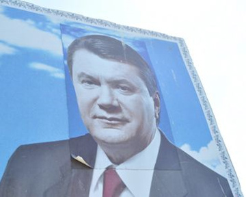 Портрет Януковича из военной части в Хмельницком