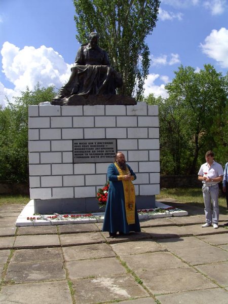 22 июня Луганский «Фронт змін» почтил память жертв Великой Отечественной войны