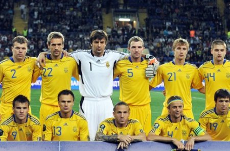 Сборная Украины по футболу презентовала новую форму для Евро-2012