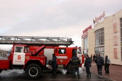 В Луганском супермаркете "Фуршет" сгорело 70 кв.м. технического помещения