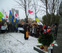 В Луганске руководители области (кроме Голенко), БЮТ, УНП и Фронт Змін почтили память жертв голодоморов