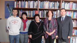 Луганскую областную библиотеку посетила профессор психологии из США Марта Лапин