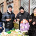 Сергей Горохов и жители Жовтневого района проводили масленицу веселым гулянием