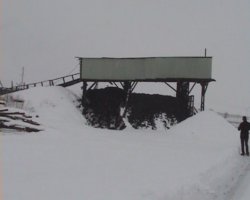 В Луганской области у хозяина "копанки" изъяли 40 тонн горной массы и 4 самосвала
