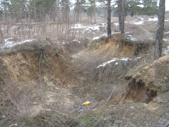 В Луганской области Старобельск перерыли нелегальными карьерами по добыче песка