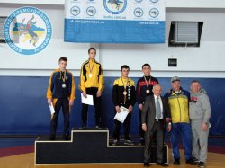 Луганские борцы привезли 4 медали с чемпионата Украины среди юниоров