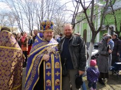 В Луганске православные попы благословили байкеров на новый мотосезон