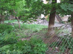 В Луганской области пытались украсть забор у детского сада