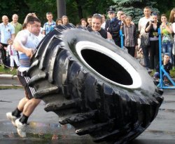 Аспирант ЛНУ победил богатырей и установил 2 рекорда Луганской области
