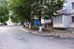 В Луганске ремонтируют внутриквартальные дороги с учетом мнения и обращений горожан
