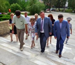 Кравченко и Пристюк проверили готовность учреждений образования к новому учебному году