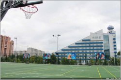 В Луганске построена сверхсовременная спортивная площадка