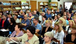 Мэр Луганска встретился с пострадавшими при взрыве в доме по улице Шевченко, 4