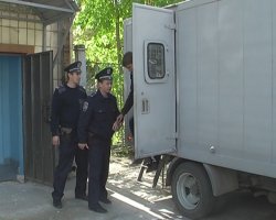 Задержали двух жителей Станично-Луганского района, грабивших бабушек