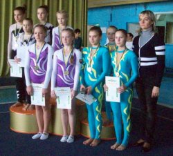 Юные гимнастки Луганщины стали чемпионками первенства Днепропетровской области по спортивной акробатике и прыжкам на акробатической дорожке
