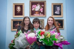 В Луганске открылась выставка посвященная весне