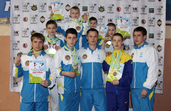 Юные воспитанники луганского клуба каратэ «Олимпиец» стали победителями и призерами XIV Чемпионата Украины