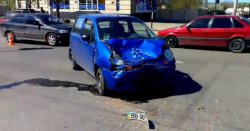 Вчера в Луганске автомобиль Daewoo Matiz попал в серьезную аварию (ФОТО, ВИДЕО)