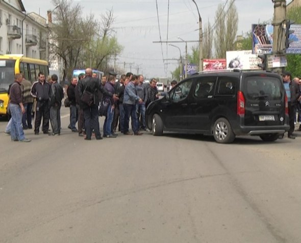 В Краснодоне снова появились блок-посты – на них дежурят журналисты российских каналов