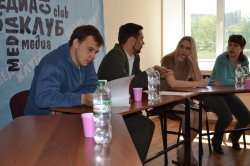 В Луганске на заседании Медиа-клуба  обсудили проблему нарушений прав журналистов