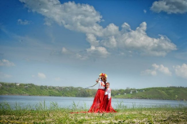 Алчевские фотографы создали патриотический фотосет "Донбасс - это мы" (ФОТО)