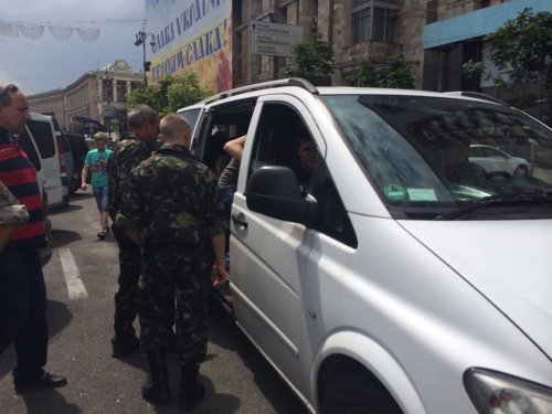 На Майдані батальон "Донбас" зібрав чотири автобуси добровольців (ФОТО)