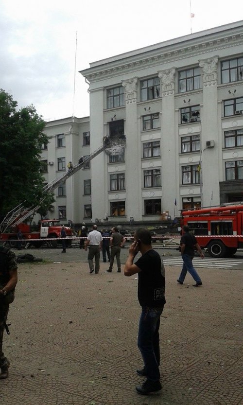 В Луганске с самолета был нанесен удар по зданию облгосадминистрации (ФОТО, ВИДЕО) обновляется