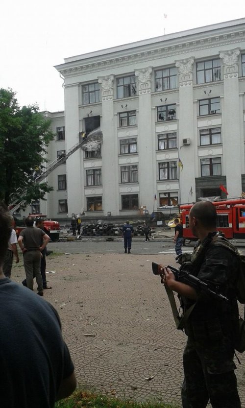 В Луганске с самолета был нанесен удар по зданию облгосадминистрации (ФОТО, ВИДЕО) обновляется