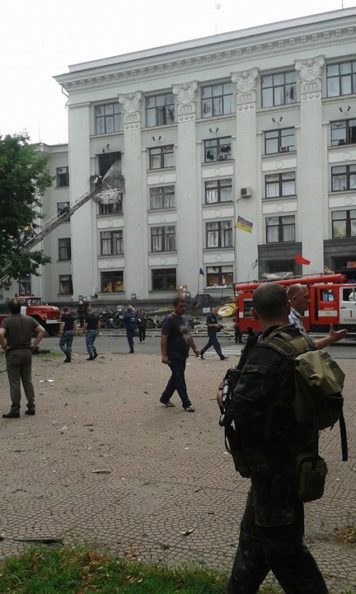В Луганске с самолета был нанесен удар по зданию облгосадминистрации (ФОТО, ВИДЕО) обновляется