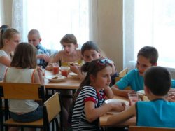 Александр Вилкул призвал волонтеров присоединиться к инициативе поддержки и оказанию помощи детям из Донецкой и Луганской областей