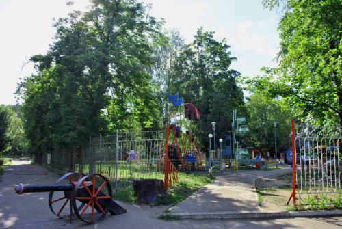 Луганск сегодня: листовки "Фашисты не пройдут" в полупустом городе (ФОТО)