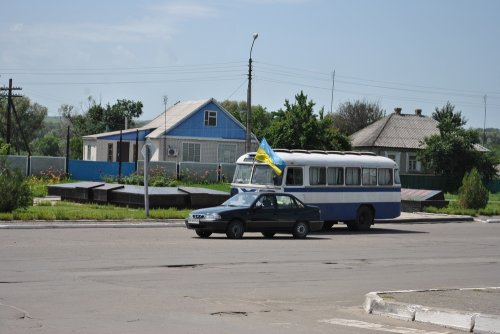 Чтобы рассеять панику и страх. Украинские военные продолжают встречи с местными жителями на Луганщине (ФОТО)