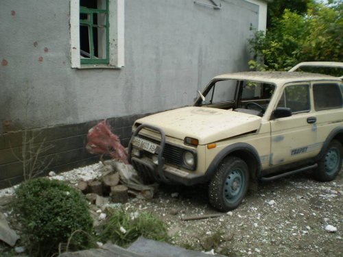 Луганчанин описал, как на его улицу пришла война: мины, разрушенные дома и боевики на улицах (ФОТО, ВИДЕО)