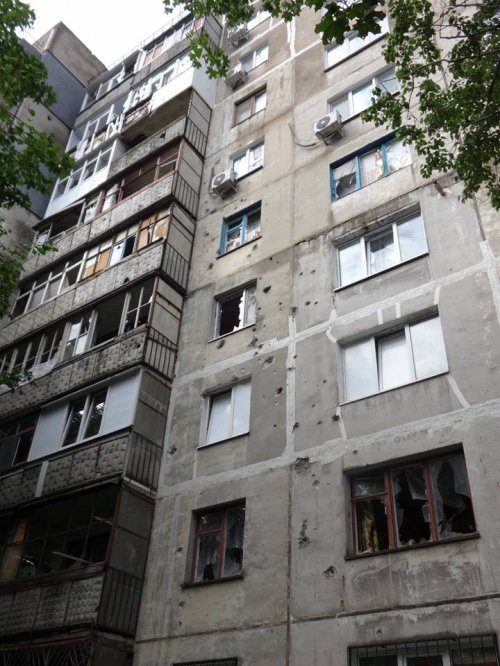 Последствия обстрела на Суходольской: пострадали дома, магазин и деревья (ФОТО, ВИДЕО)