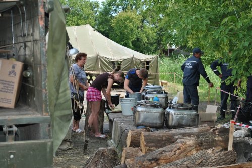В Сватово работает лагерь для переселенцев, а выехать в Харьков, Киев и Львов можно бесплатным поездом (ФОТОРЕПОРТАЖ)
