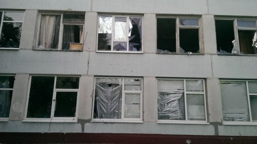 В Луганске под обстрел попал квартал Южный: пострадали школа и садик. Есть жертвы  ФОТО, ВИДЕО