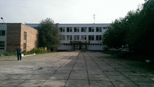 В Луганске под обстрел попал квартал Южный: пострадали школа и садик. Есть жертвы  ФОТО, ВИДЕО