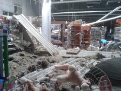 Из-за повреждения здания во время обстрела закрылся супермаркет «Лелека» по ул. Оборонная
