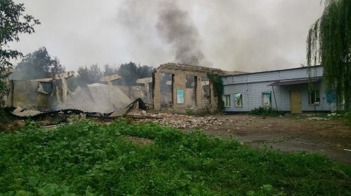 Луганск 19 июля. Разбомбили мебельную фабрику на улице Лутугинской